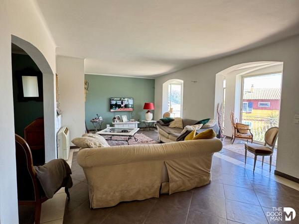 Maison - À vendre - 259 m² - SOLLIES-PONT | The Door Man