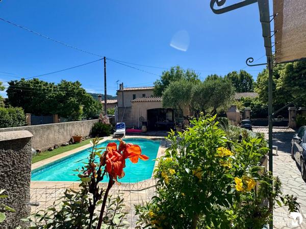 Maison - À vendre - 259 m² - SOLLIES-PONT | The Door Man