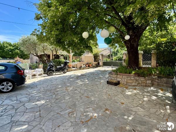 Maison - À vendre - 259 m² - SOLLIES-PONT | The Door Man