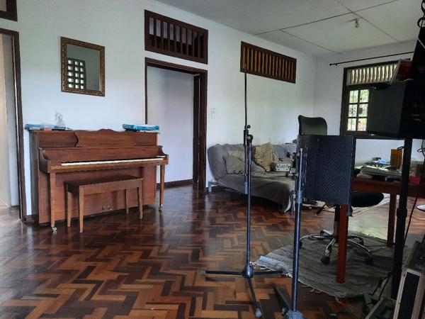 Montabo TERRAIN 2527 m2 avec VILLAS T5+T2 BIS