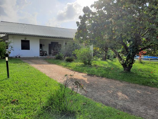 Montabo TERRAIN 2527 m2 avec VILLAS T5+T2 BIS