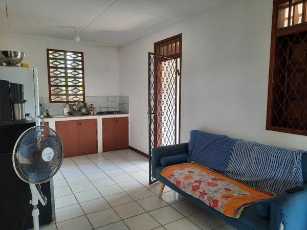 Montabo TERRAIN 2527 m2 avec VILLAS T5+T2 BIS