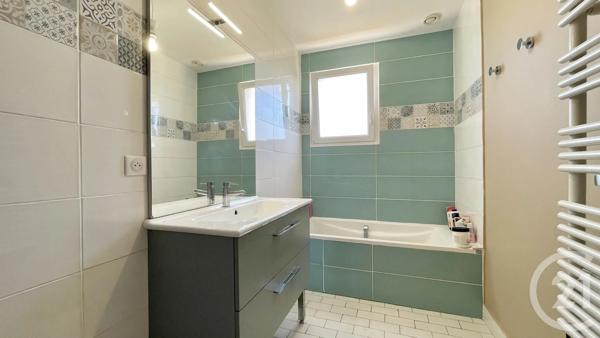 Maison à vendre  5 pièces - 117,40 m 2   AIMARGUES  - 30