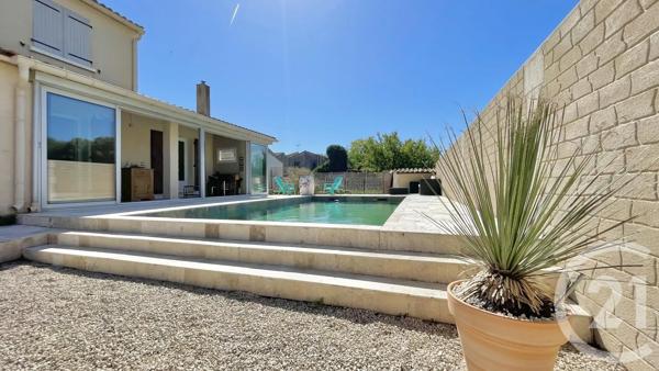 Maison à vendre  5 pièces - 117,40 m 2   AIMARGUES  - 30