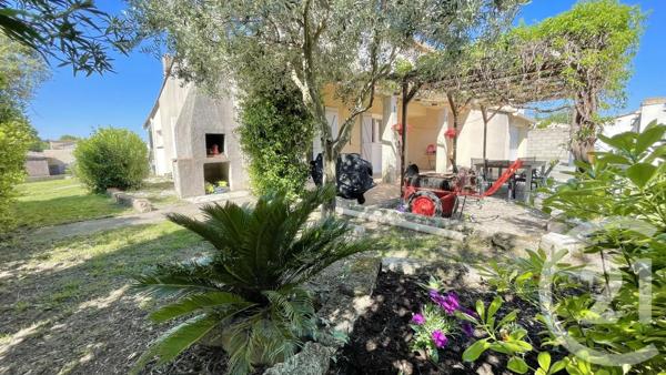 Maison à vendre  5 pièces - 117,40 m 2   AIMARGUES  - 30