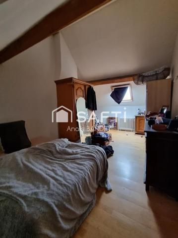 Maison en pierre avec dépendances
