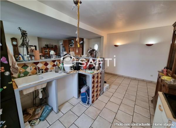 Maison en pierre avec dépendances