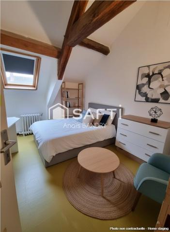 Maison en pierre avec dépendances