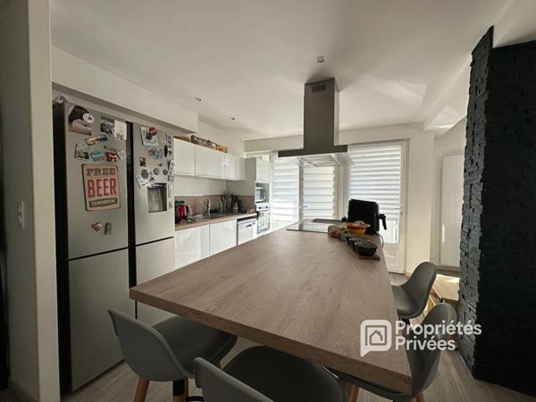 Appartement 2 pièces 54 m2 avec balcon, garage et cave