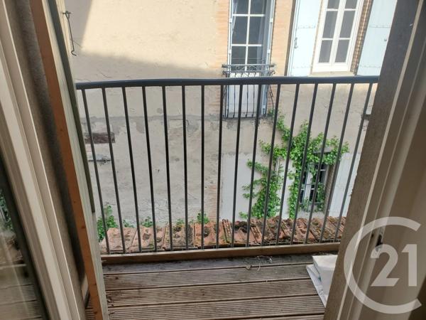 Immeuble à vendre  81 m 2   GRAULHET  - 81