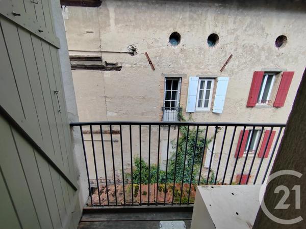 Immeuble à vendre  81 m 2   GRAULHET  - 81