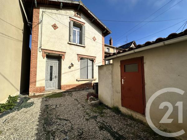 Immeuble à vendre  81 m 2   GRAULHET  - 81