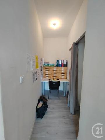 Immeuble à vendre  81 m 2   GRAULHET  - 81