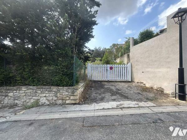 Terrain Conctrutible de 642 m² au pied du Chateau