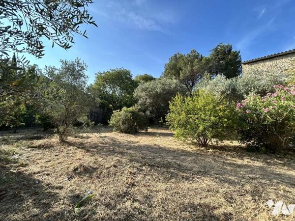 Terrain Conctrutible de 642 m² au pied du Chateau
