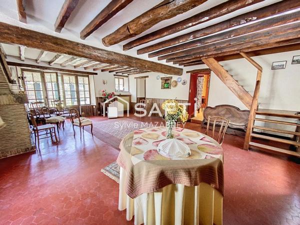 Amoureux de l'ancien, cette maison sera vous séduire par son authenticité!