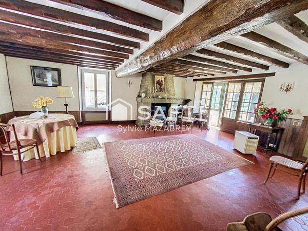 Amoureux de l'ancien, cette maison sera vous séduire par son authenticité!