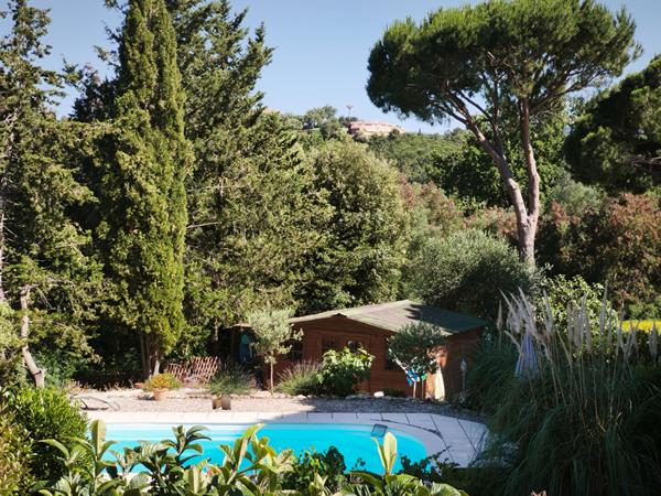 COUP DE COEUR ! Charmante villa 5 p. 126 m2 avec piscine sur un terrain de 700 m² !