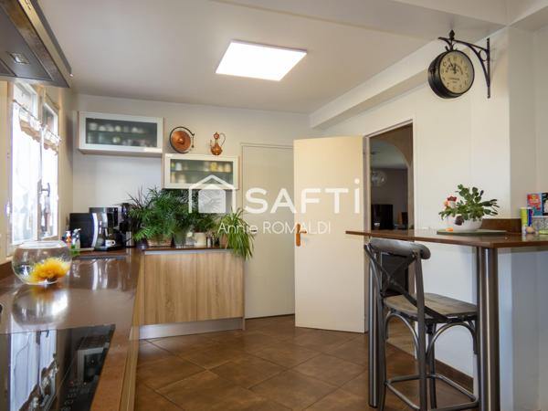 Maison de 109 m² -  Non mitoyenne – 5 pièces – 4 chambres - Jardin de 300 m² -