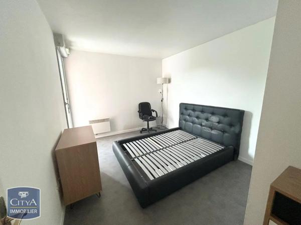 Appartement à louer 2 pièces 48.67m² Valenciennes (59300)