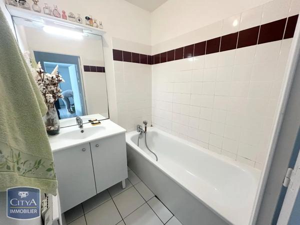 Appartement à louer 2 pièces 48.67m² Valenciennes (59300)