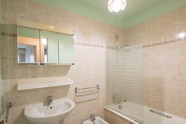 Paris (75014) APPARTEMENT AVEC VUE DÉGAGÉE