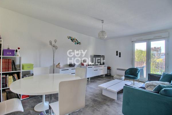 Appartement avec deux chambres une terrasse et un parking à NANCY Faubourg Des Trois maisons