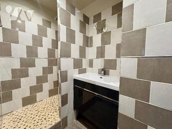 APPARTEMENT 2 PIECES AVEC GARAGE, BALCON ET ASCENSEUR