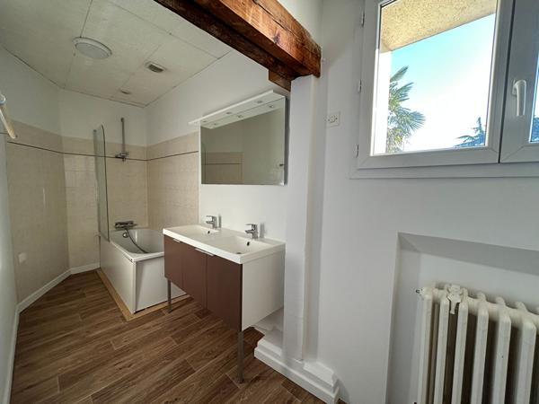 ROND POINT DE RENNES MAISON A LOUER ,  
Nantes 44300