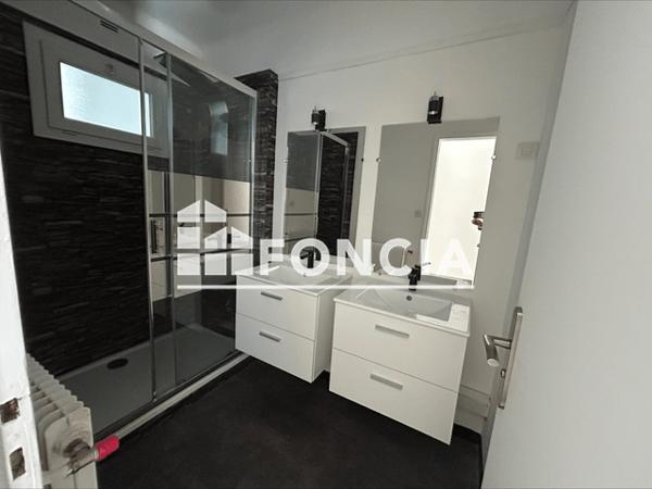 Location Appartement 2 pièces 45.6 m² - 16-18 RUE DE VALMY Nimes 30000