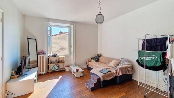 Immeuble de rapport et local commercial Le Dorat