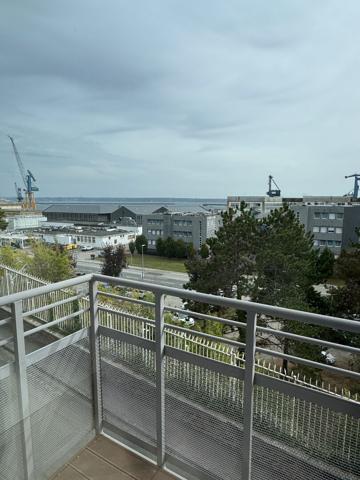 CORNICHE T2 dans immeuble récent avec balcon vue mer , Brest