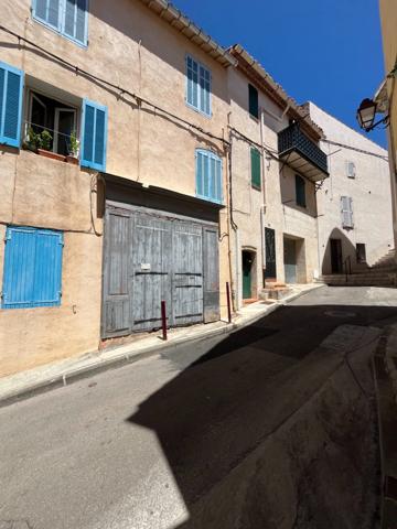 ALLAUCH VILLAGE – MAISON EN PIERRE À RÉNOVER - COMBLES et REZ DE CHAUSSEE AMÉNAGEABLES