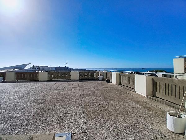 APPARTEMENT BORD DE MER.