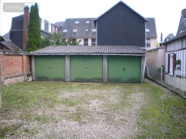 Garage - Parking à louer à Yvetot en Seine-Maritime (76190), ref : 276