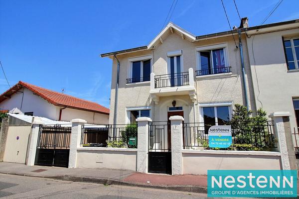 Maison de charme 110 m² avec jardin arboré, garage et stationnements Décines Charpieu