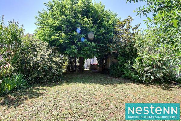 Maison de charme 110 m² avec jardin arboré, garage et stationnements Décines Charpieu
