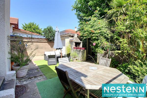 Maison de charme 110 m² avec jardin arboré, garage et stationnements Décines Charpieu