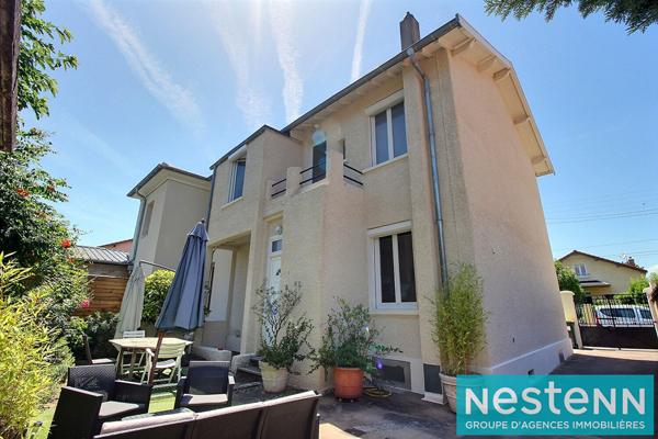 Maison de charme 110 m² avec jardin arboré, garage et stationnements Décines Charpieu