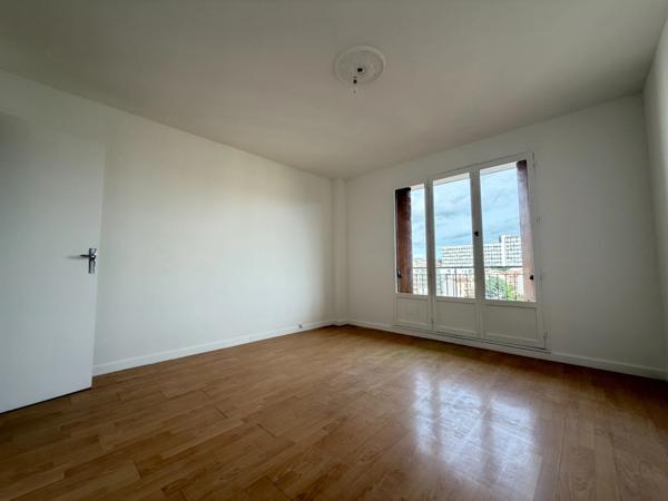 Rue Poucel - 13004 - Quartier résidentiel - T3 - 73m2  6ème étage + 2 Balcons/Terrasses + Cave  -  234 000 euro