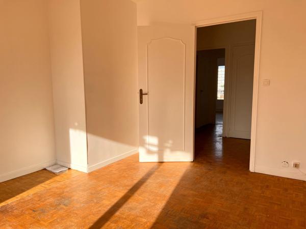 Rue Poucel - 13004 - Quartier résidentiel - T3 - 73m2  6ème étage + 2 Balcons/Terrasses + Cave  -  234 000 euro