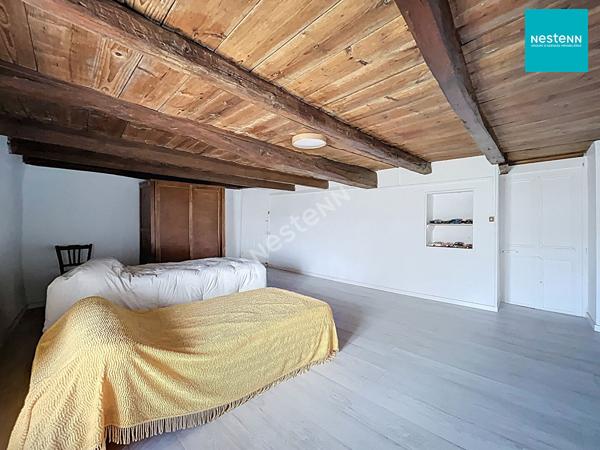 MESIGNY  A vendre, une maison de village à rénover de 6 pièces de 153m²