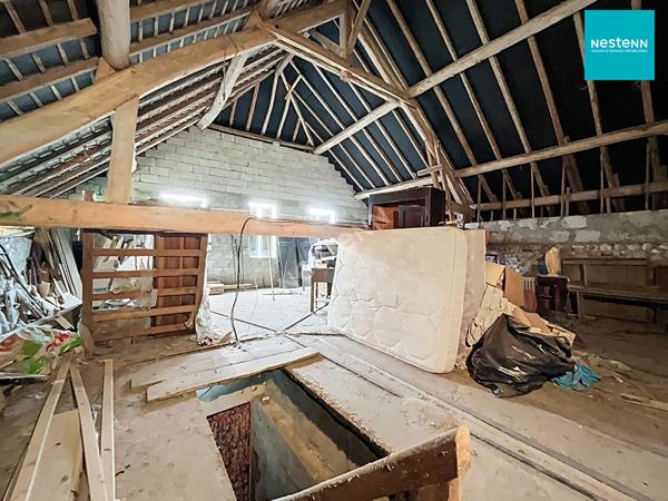 MESIGNY  A vendre, une maison de village à rénover de 6 pièces de 153m²