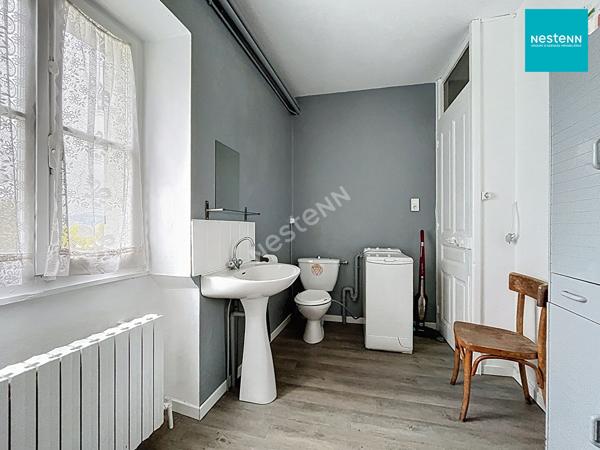 MESIGNY  A vendre, une maison de village à rénover de 6 pièces de 153m²