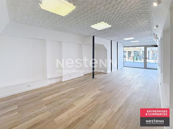 Emplacement stratégique à Feurs, local commercial d'une surface de 62 m2 complété de cave et espace réserve