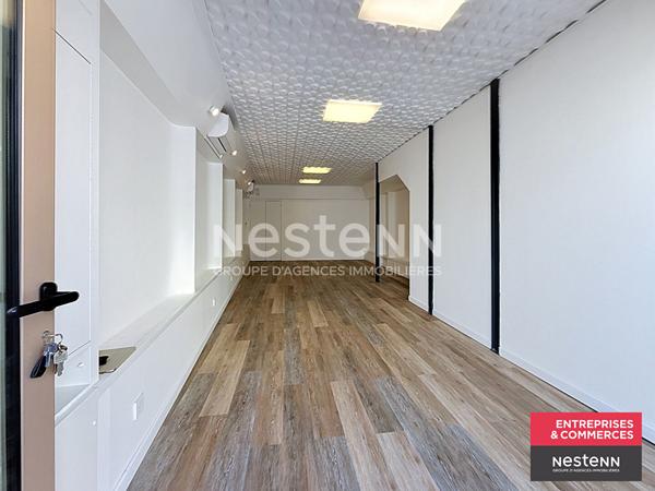 Emplacement stratégique à Feurs, local commercial d'une surface de 62 m2 complété de cave et espace réserve