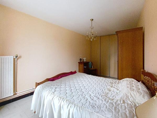 À vendre - Maison mitoyenne 2 côtés, 3 pièces située à Savigné-sur-Lathan (37340)