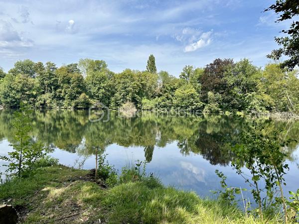 Terrain de 10 000 m²