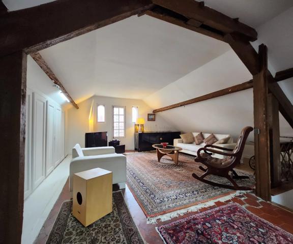 Puteaux (92800) IMMEUBLE / MAISON - PUTEAUX / LES BERGERES 350 m² Garage et 2 parking