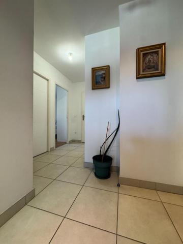 Appartement T3 récent avec balcon et garage Secteur recherché de Décines-Charpieu
